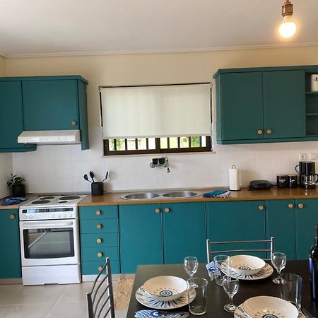Coastal Haven Apartment Kalamata Bagian luar foto