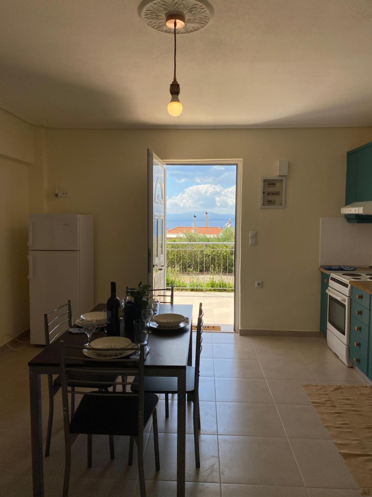 Coastal Haven Apartment Kalamata Bagian luar foto